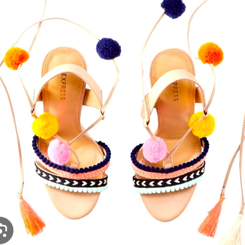 Pom pom heels
